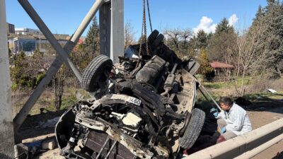 Ankara'nın Kahramankazan ilçesinde sabah saatlerinde meydana gelen korkunç trafik kazası