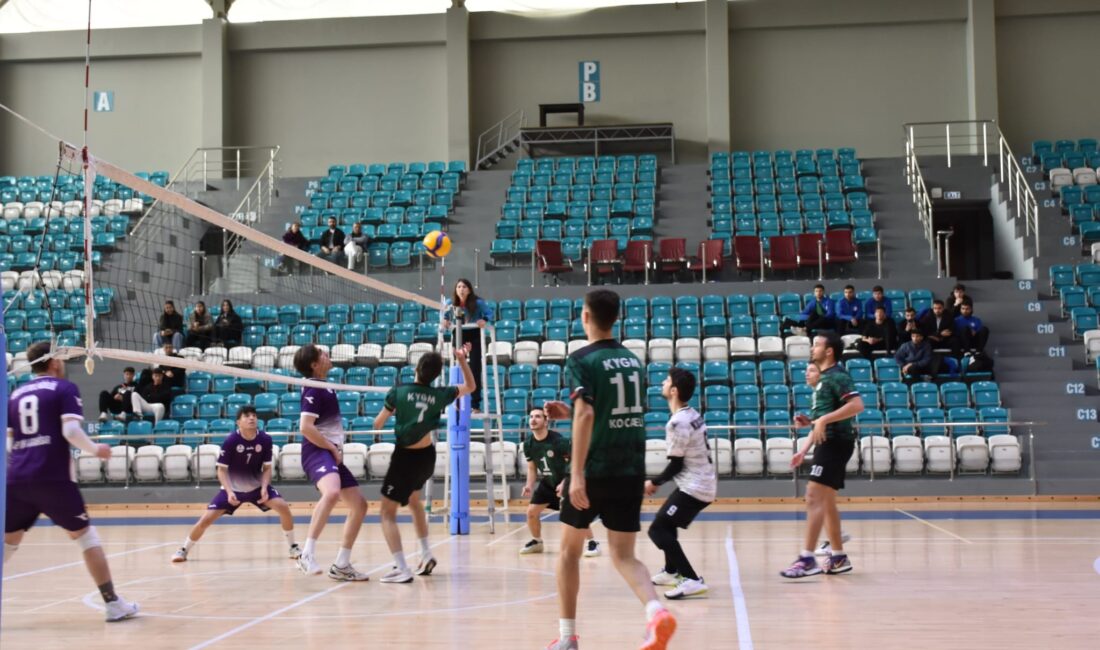 Gençlik ve Spor Bakanlığı tarafından Uşak’ta düzenlenen YURTLİG Voleybol Ege