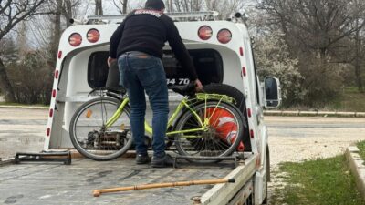 Isparta’nın Yalvaç ilçesinde sabah saatlerinde meydana gelen trafik kazasında, otomobilin