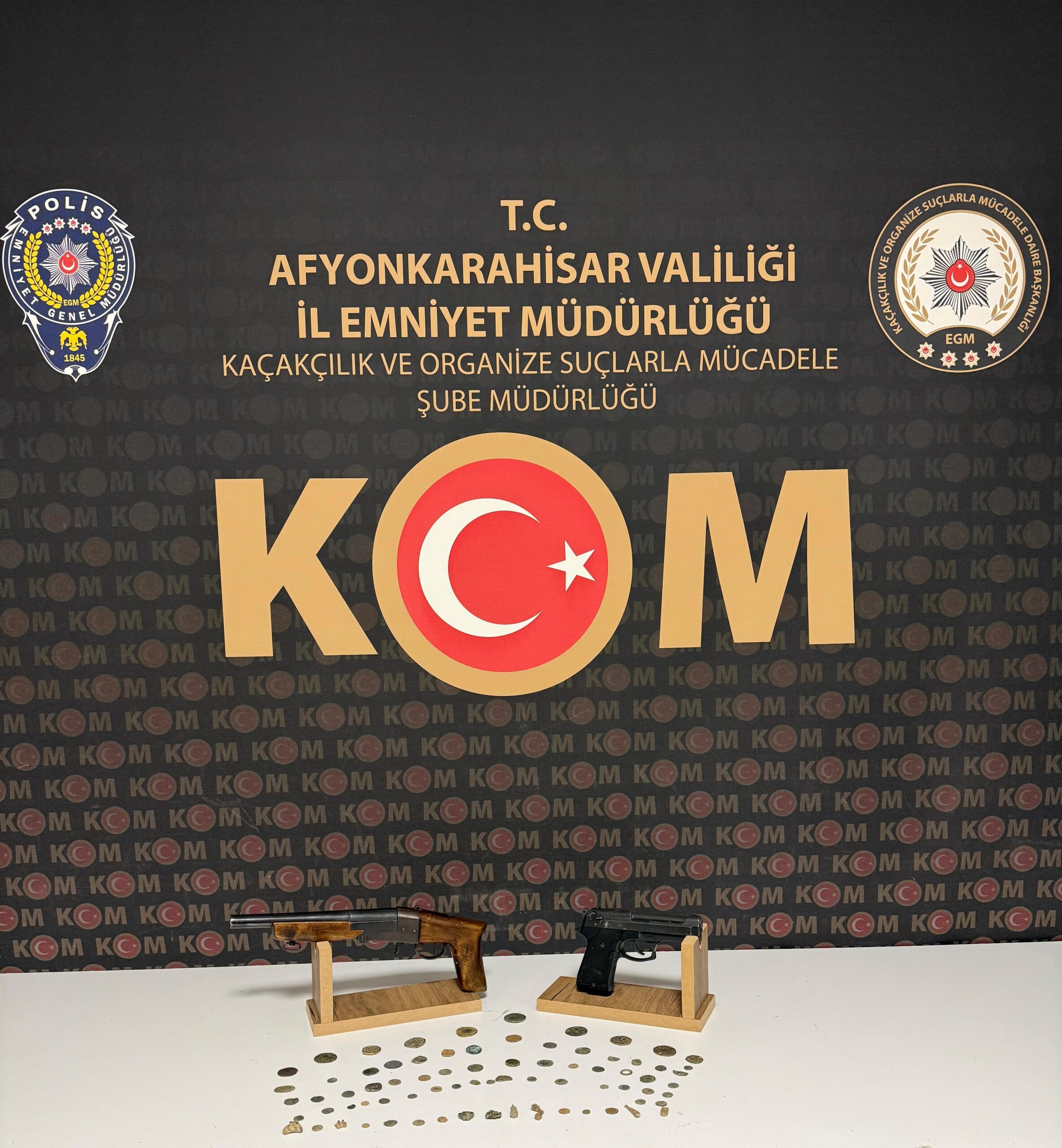 Afyonkarahisar polisi, tarihi eser kaçakçılarına yönelik gerçekleştirdiği başarılı operasyonla önemli