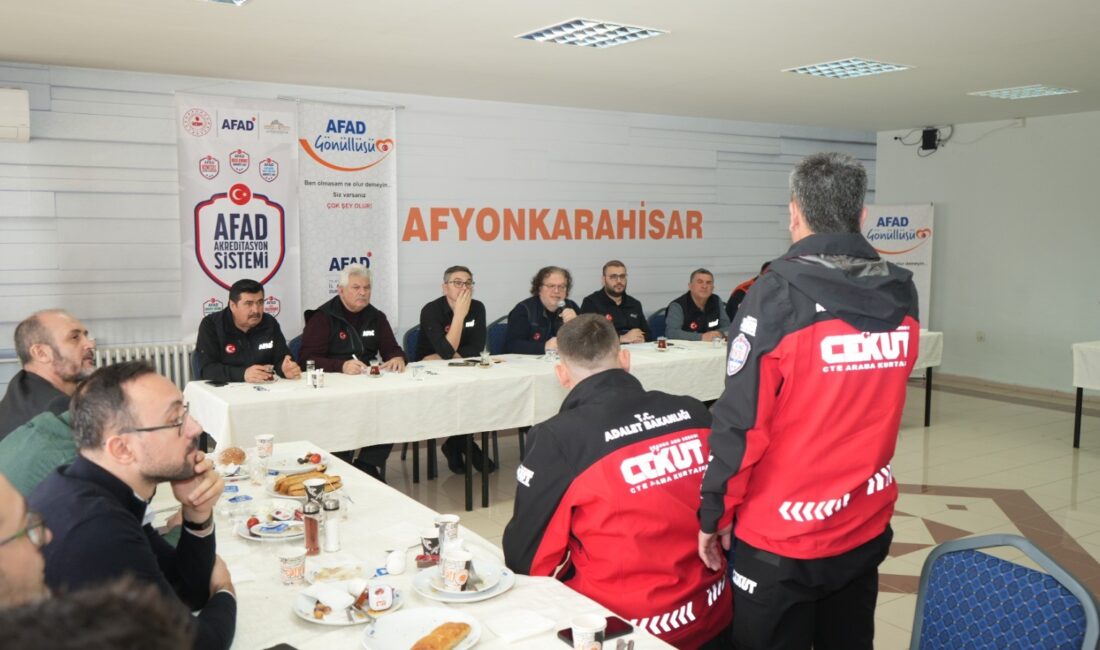 AFAD Başkan Yardımcısı Hamza Taşdelen, Afyonkarahisar’da faaliyet gösteren arama kurtarma