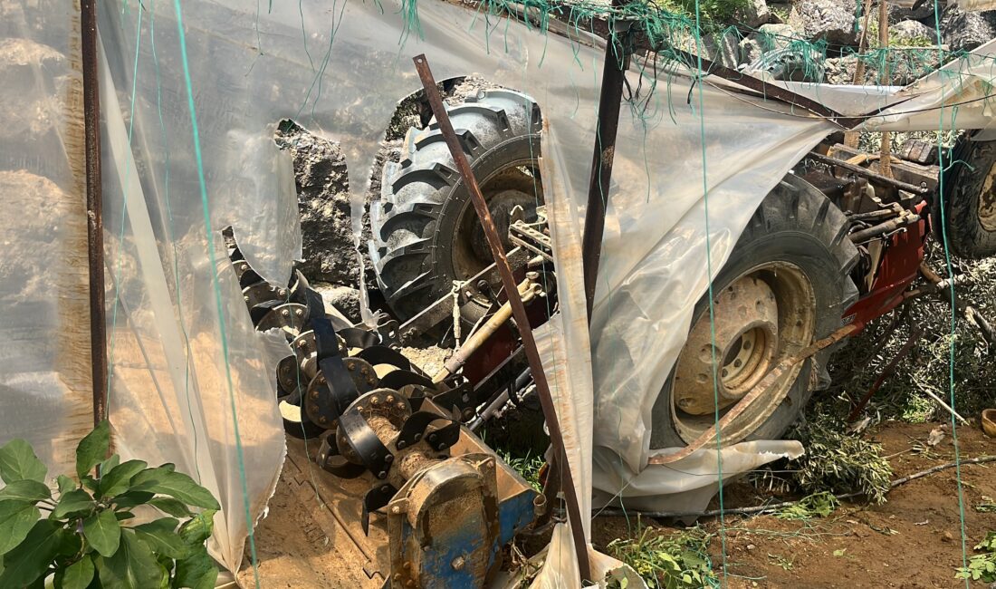 Antalya’nın Alanya ilçesinde sabah saatlerinde meydana gelen trafik kazasında, kontrolden