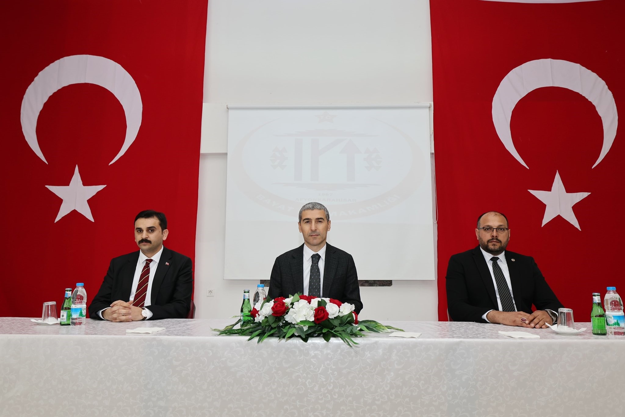  Afyonkarahisar Valisi Dr. Naci Aktaş, kamu hizmetlerinin verimli yürütülmesinde kurumların