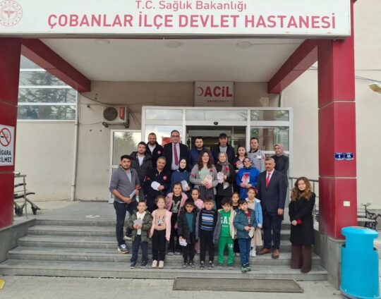 Afyonkarahisar’da Dünya Sağlık Haftası dolayısıyla Çobanlar ilçesinde sağlık çalışanlarını onurlandıran