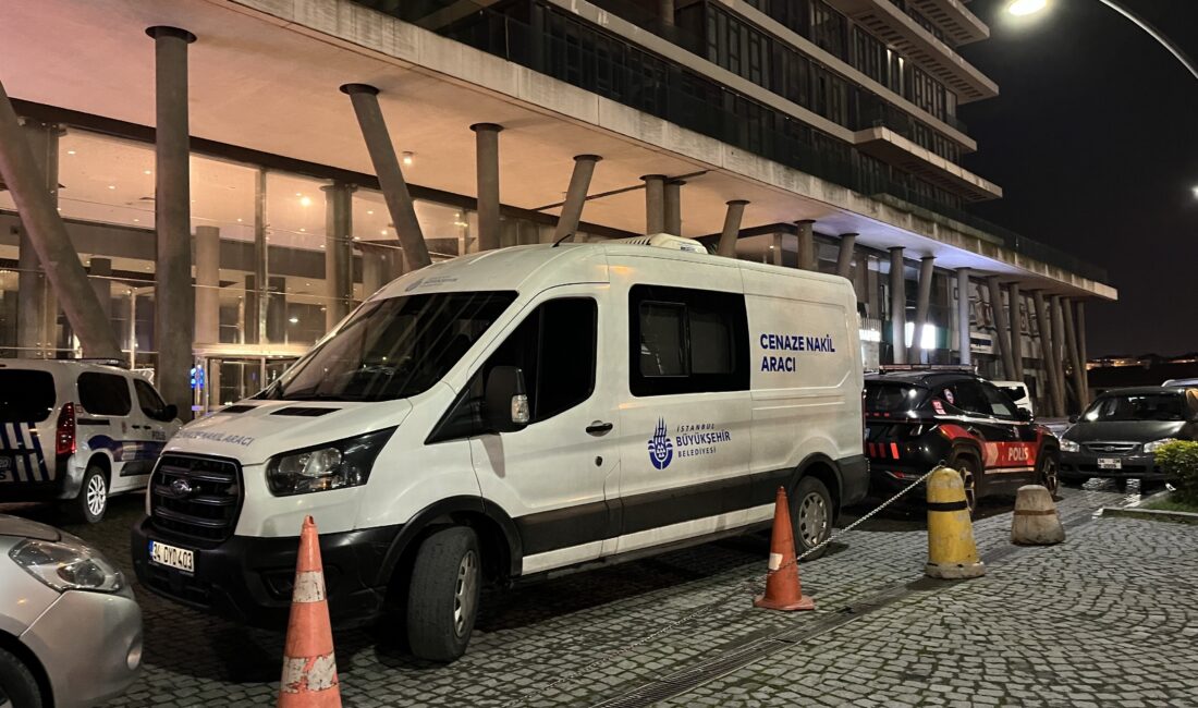 İstanbul Zeytinburnu’nda barışma bahanesiyle eski eşinin evine giden şahıs, dehşet