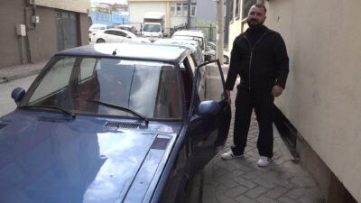 Eskişehirli esnaf Enes Özçelik, aylardır köşede unuttuğu 40 yaşındaki aracını