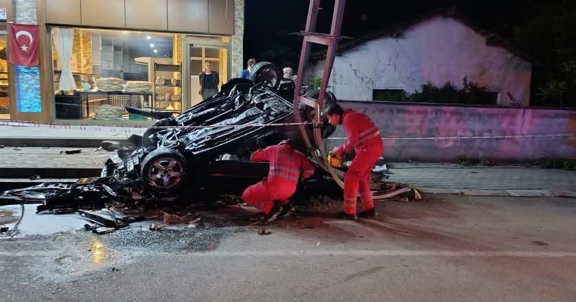 Hatay’ın Dörtyol ilçesinde meydana gelen zincirleme kazada, kontrolden çıkan bir