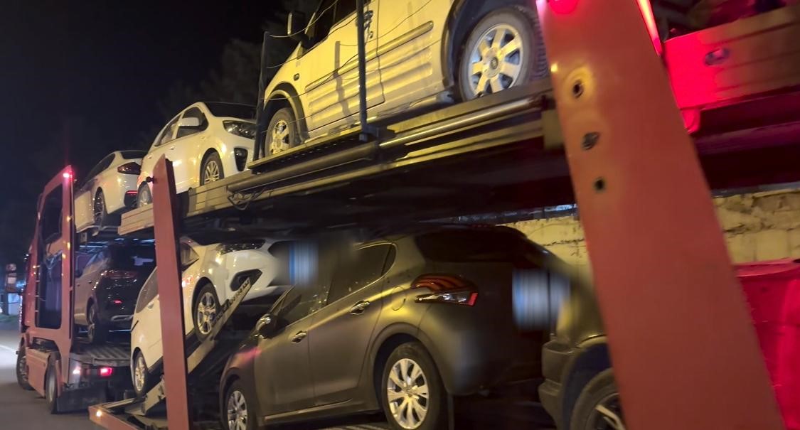 Batman Emniyet Müdürlüğü ekiplerinin gerçekleştirdiği titiz operasyonda, bir aracın taban