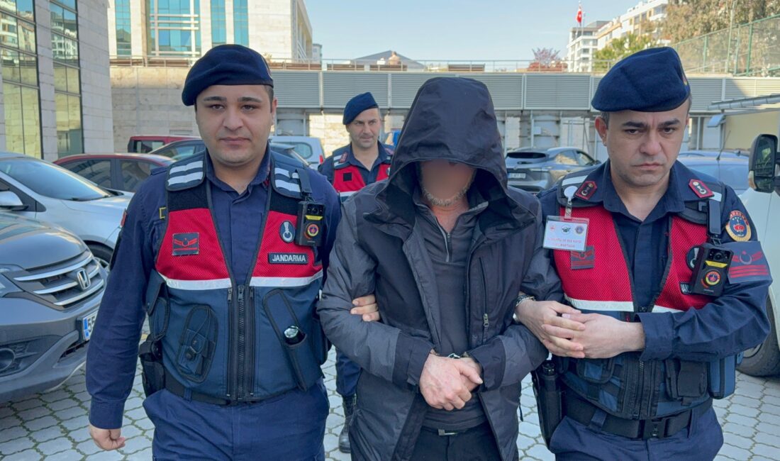 Samsun’un Atakum ilçesinde jandarma ekipleri tarafından düzenlenen titiz operasyonda, evinde