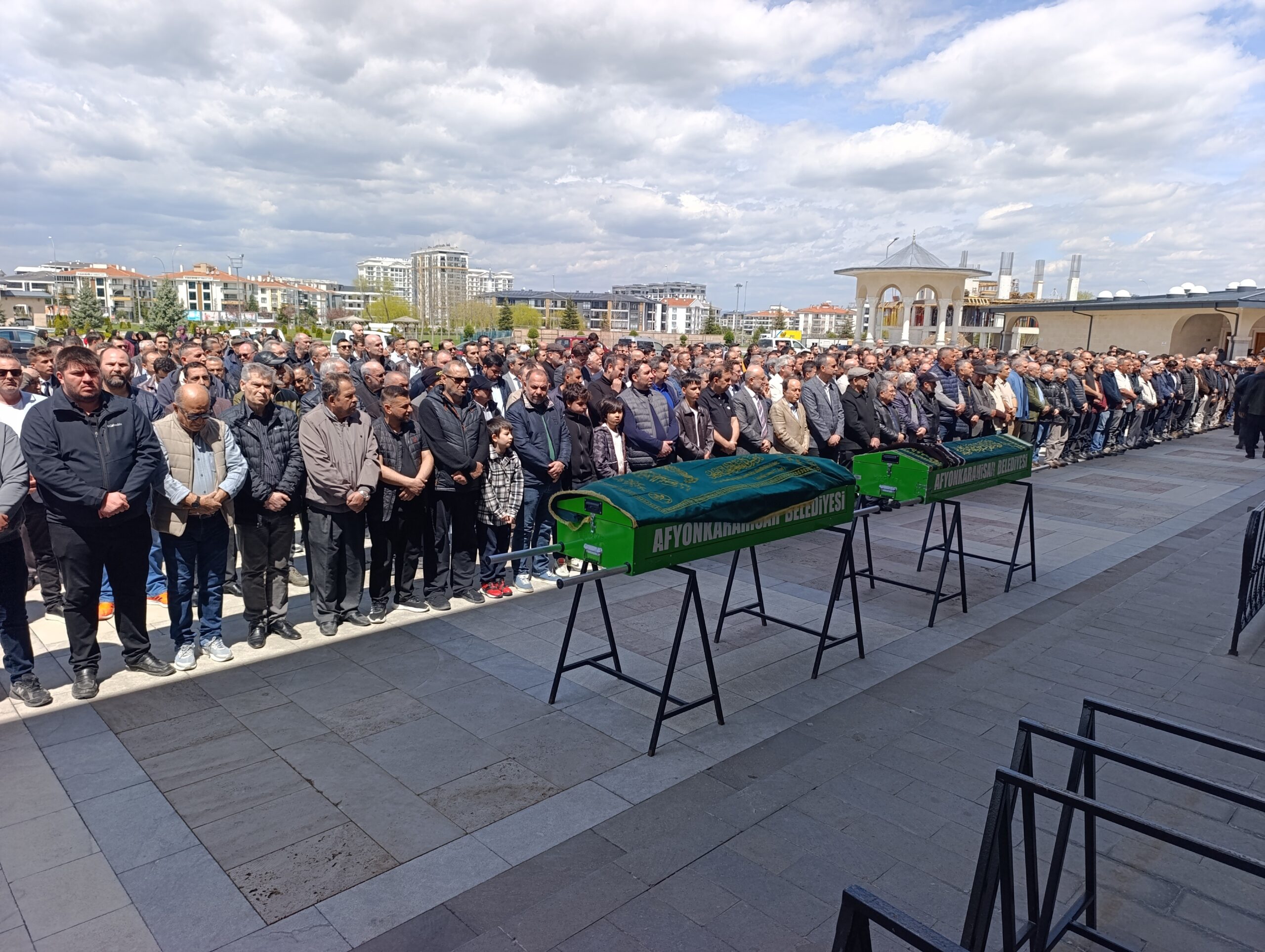 Afyonkarahisar’da komşular arasında çıkan incir çekirdeğini doldurmayacak "halı çırpma" tartışması