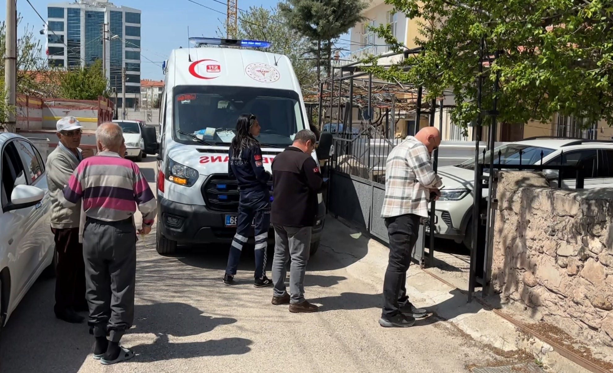 Aksaray’da her sabah olduğu gibi ekmek satışı yapmak için evinden