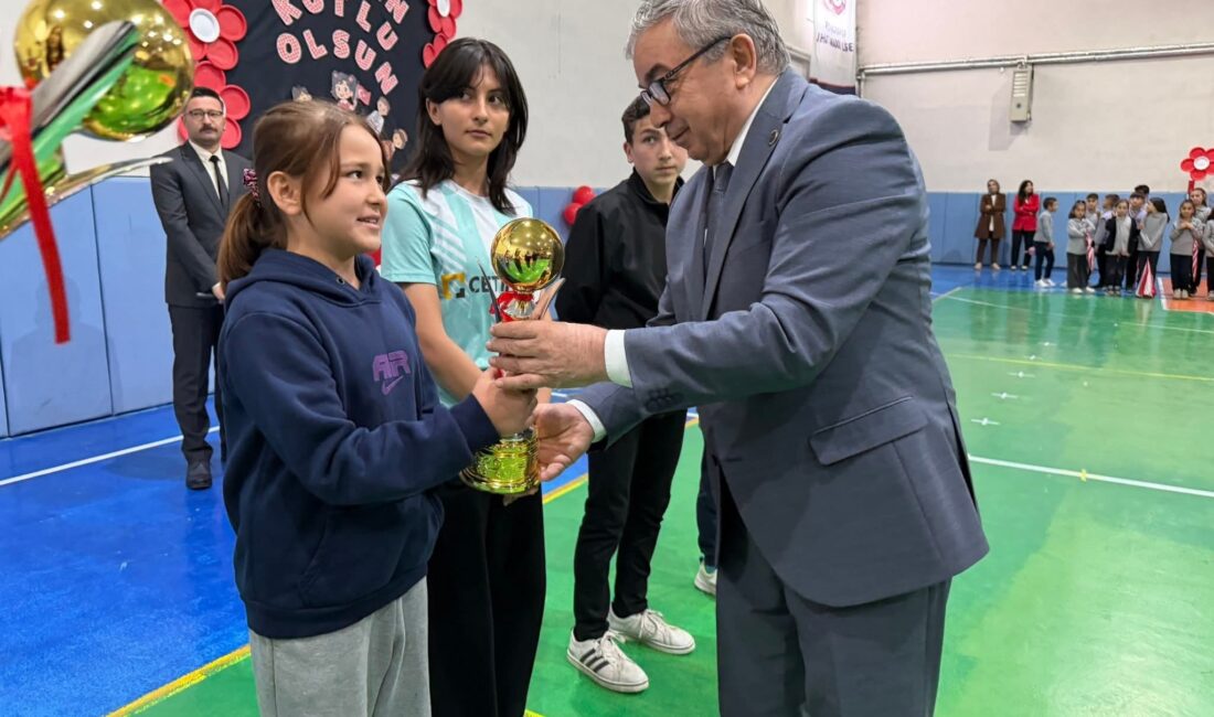 Afyonkarahisar’ın Şuhut ilçesinde, 23 Nisan Ulusal Egemenlik ve Çocuk Bayramı
