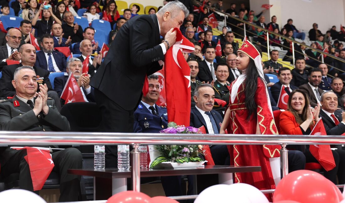 Afyonkarahisar’da 23 Nisan Ulusal Egemenlik ve Çocuk Bayramı, sabahın erken