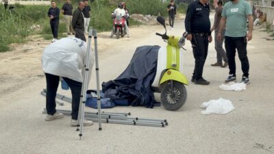 Adana’da bir kişi motosikletiyle giderken tabanca ile vurularak öldürüldü.
