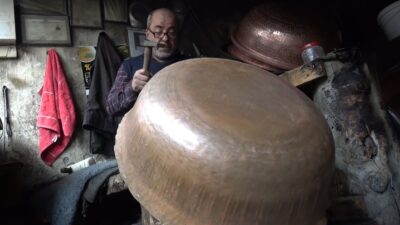 Gaziantep’in kültürel belleğinde derin izler bırakan bakırcılık sanatı, teknolojiye meydan