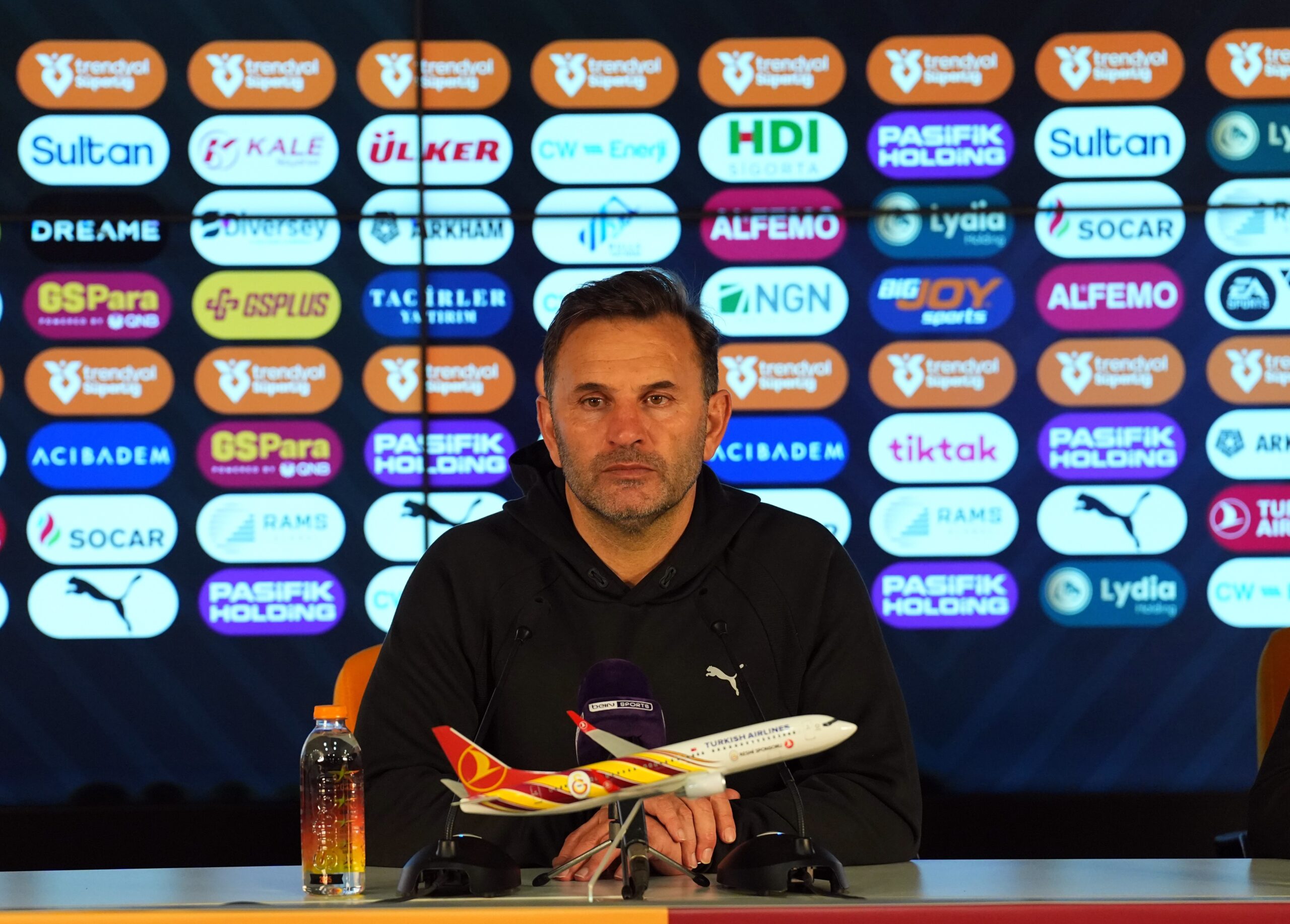 Galatasaray Teknik Direktörü Okan Buruk, Fenerbahçe karşısında alınan 3-0'lık görkemli