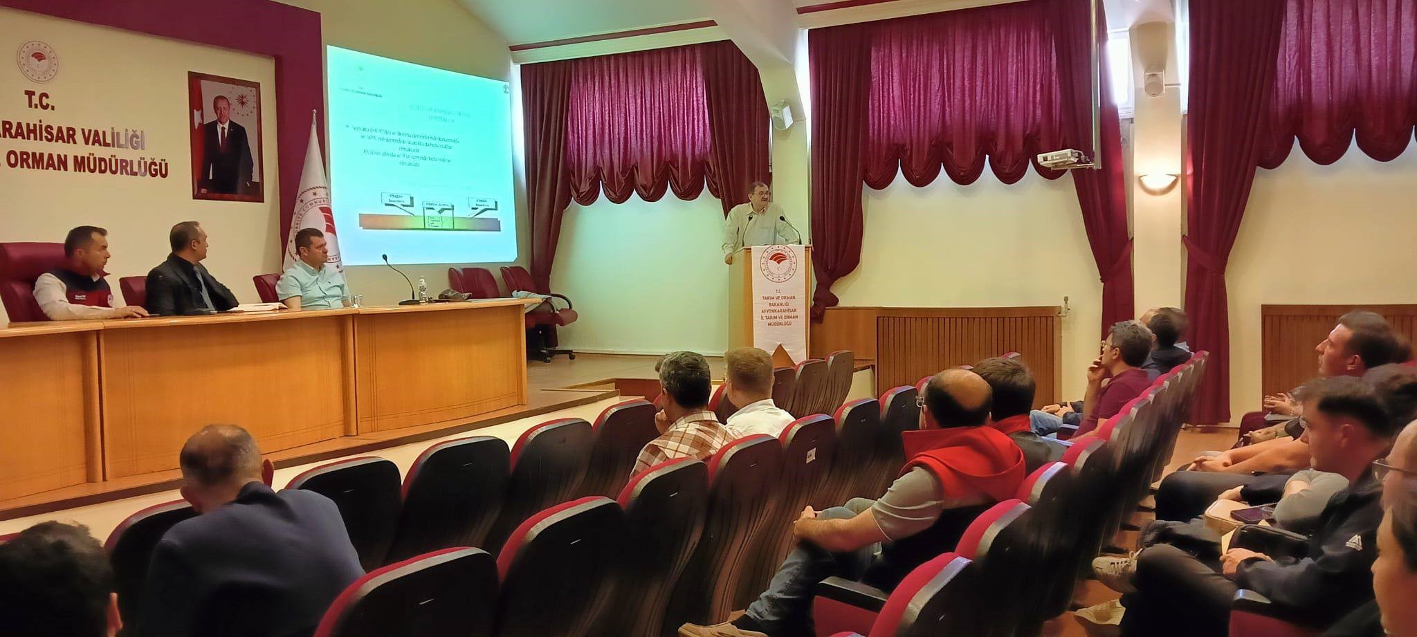Afyonkarahisar Tarım ve Orman İl Müdürlüğü koordinesinde düzenlenen eğitim toplantısında,