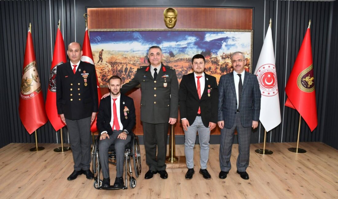 Afyonkarahisar’da, terörle mücadelede yaralanarak gazi unvanı alan kahramanlara “Malul Gazi”