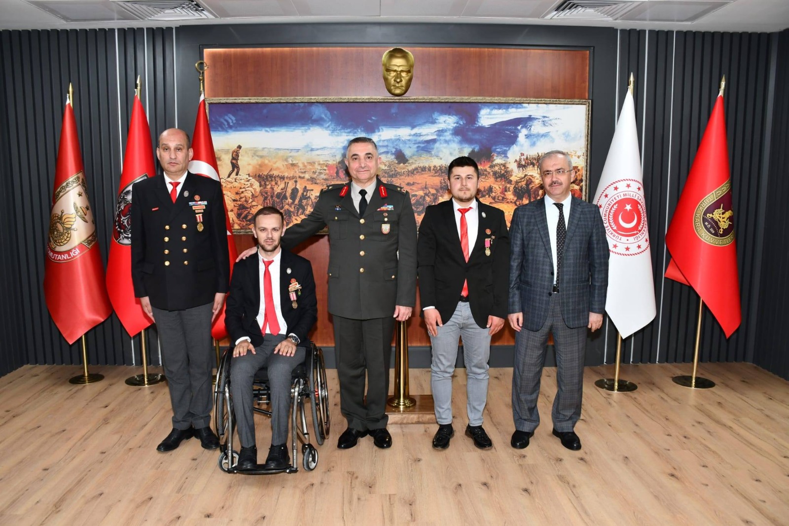 Afyonkarahisar’da, terörle mücadelede yaralanarak gazi unvanı alan kahramanlara “Malul Gazi”