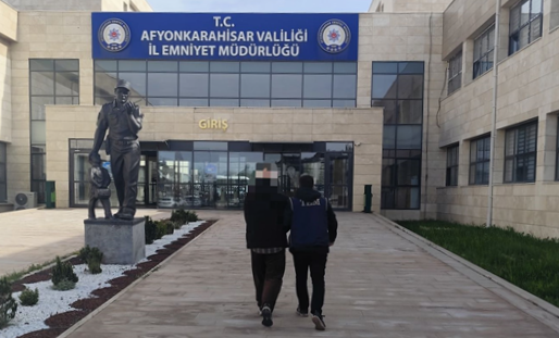 Afyonkarahisar Emniyet Müdürlüğü ekiplerince aranan şahıslara yönelik yürütülen çalışmalar kapsamında,