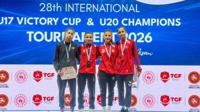 Antalya’da düzenlenen Uluslararası Güreş Zafer Kupası müsabakalarında Afyonkarahisarlı sporcular, hem