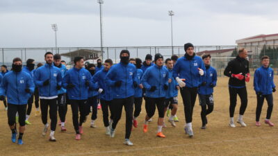 Afyonspor, sezonun en kritik karşılaşmasında Altay deplasmanından mağlubiyetle ayrılarak TFF