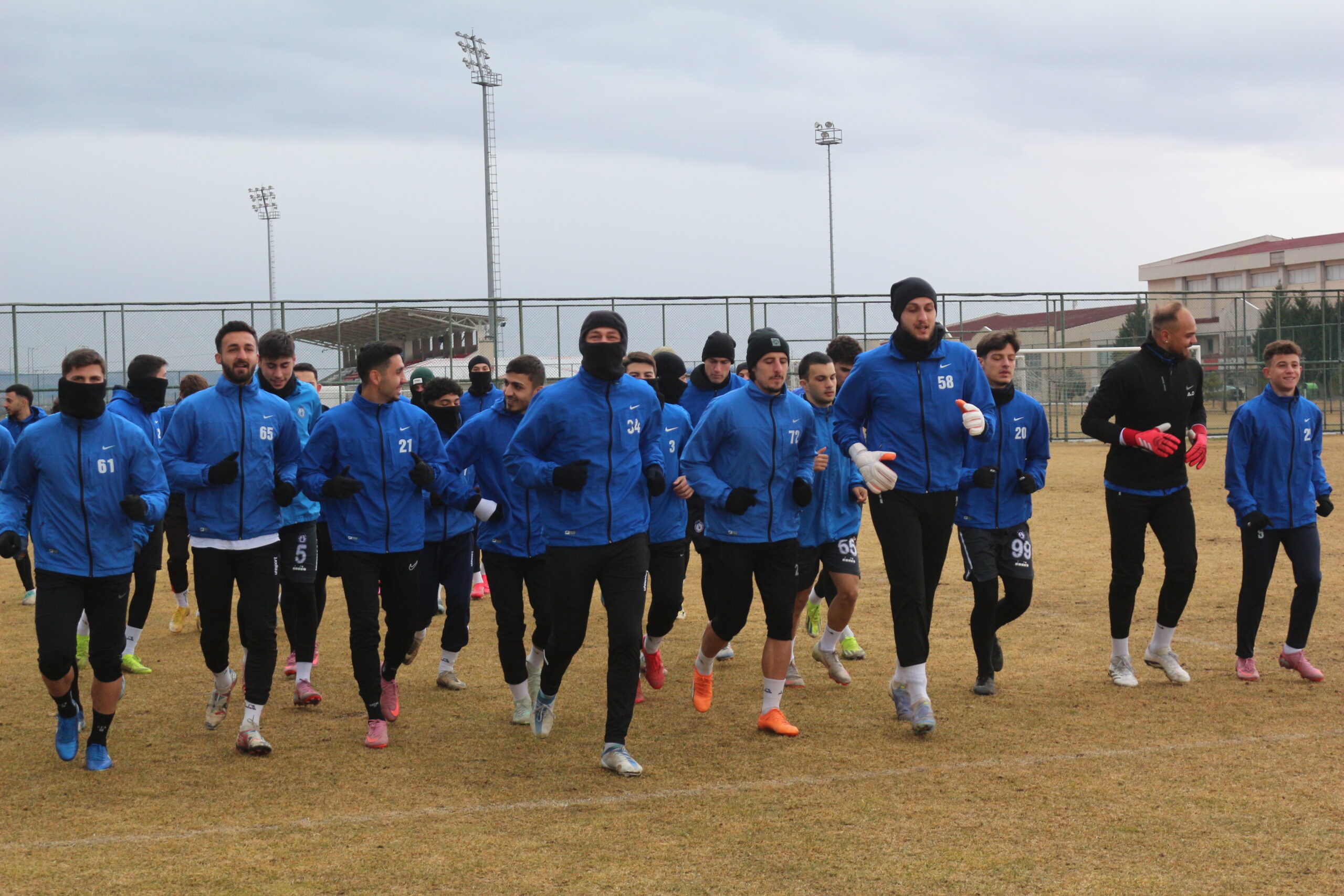 Afyonspor, sezonun en kritik karşılaşmasında Altay deplasmanından mağlubiyetle ayrılarak TFF