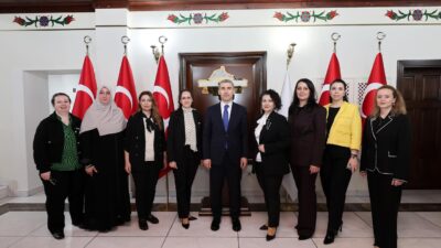 Afyonkarahisar Valisi Naci Aktaş, hayırlı olsun ziyaretleri kapsamında kentin önde