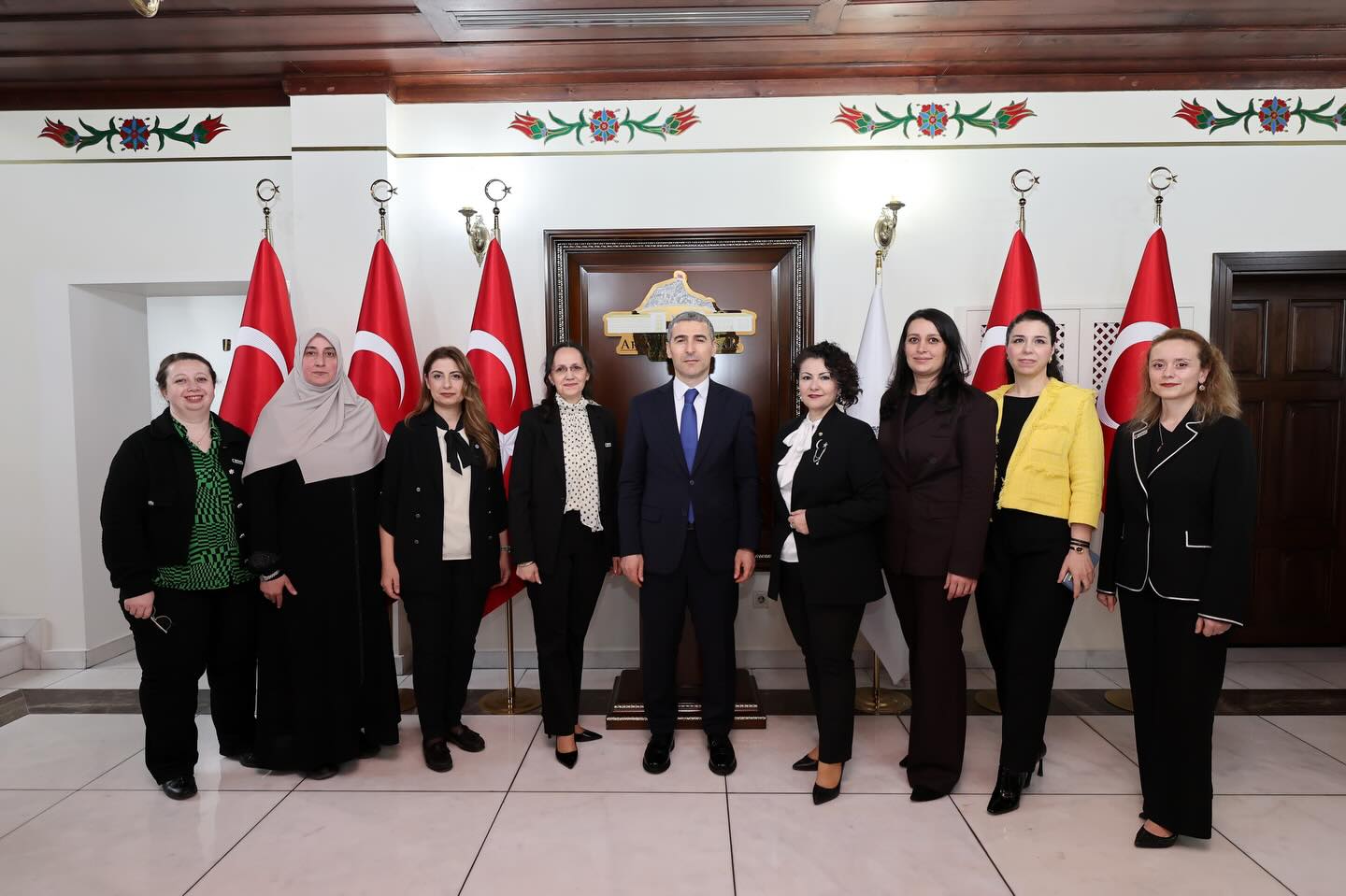 Afyonkarahisar Valisi Naci Aktaş, hayırlı olsun ziyaretleri kapsamında kentin önde