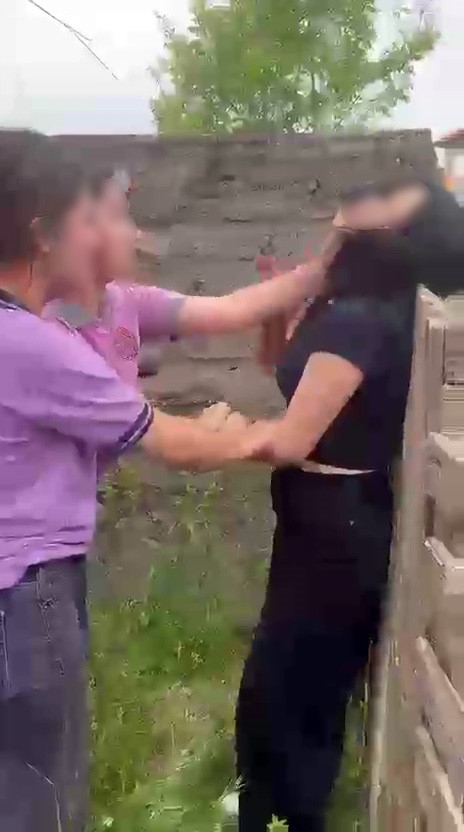 Muğla'nın Ortaca ilçesinde lise öğrencisi olduğu ileri sürülen 2 kız,