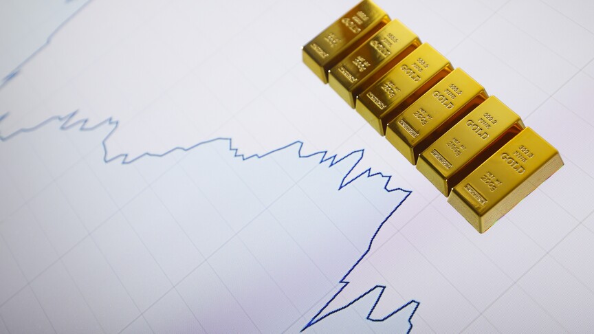Külçe altın ve mevduat faizinin (brüt), TÜFE ile indirgendiğinde son