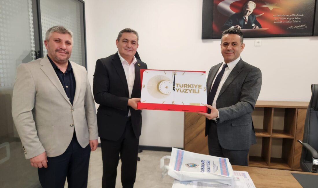 Çobanlar Belediye Başkanı Ali Altuntaş, AK Parti İlçe Başkanı Murat