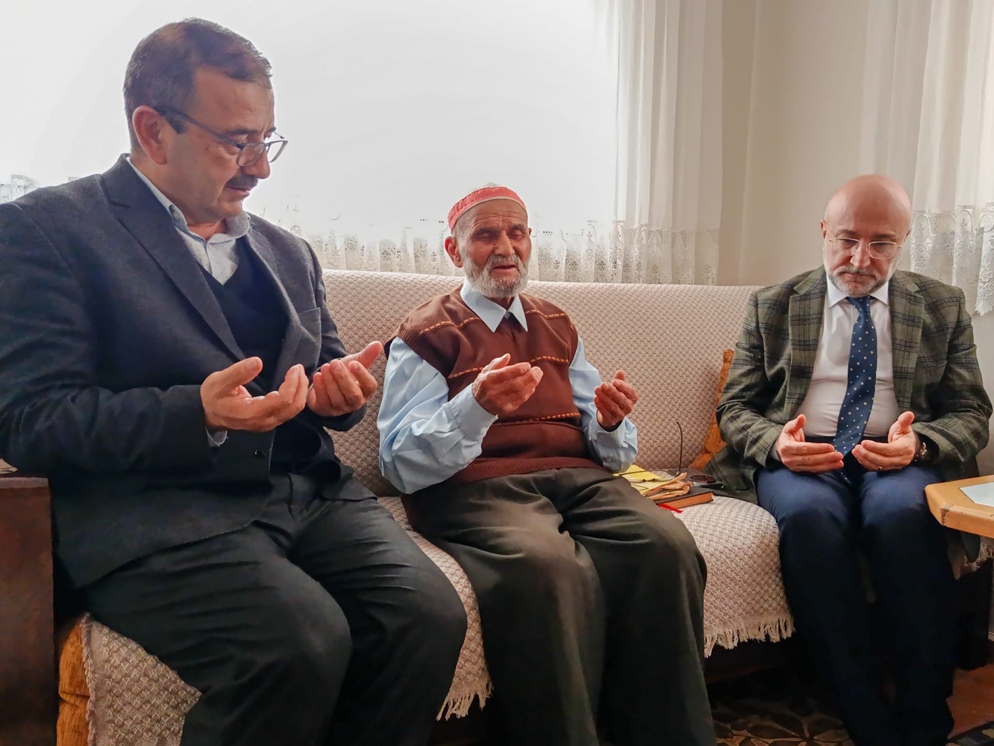 AK Parti Afyonkarahisar İl Başkanı Av. Turgay Şahin, toplumun hafızasını