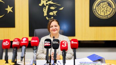 Afyonkarahisar Belediye Başkanı Burcu Köksal, Sultanlar Ligi’ne yükselerek tarihi bir