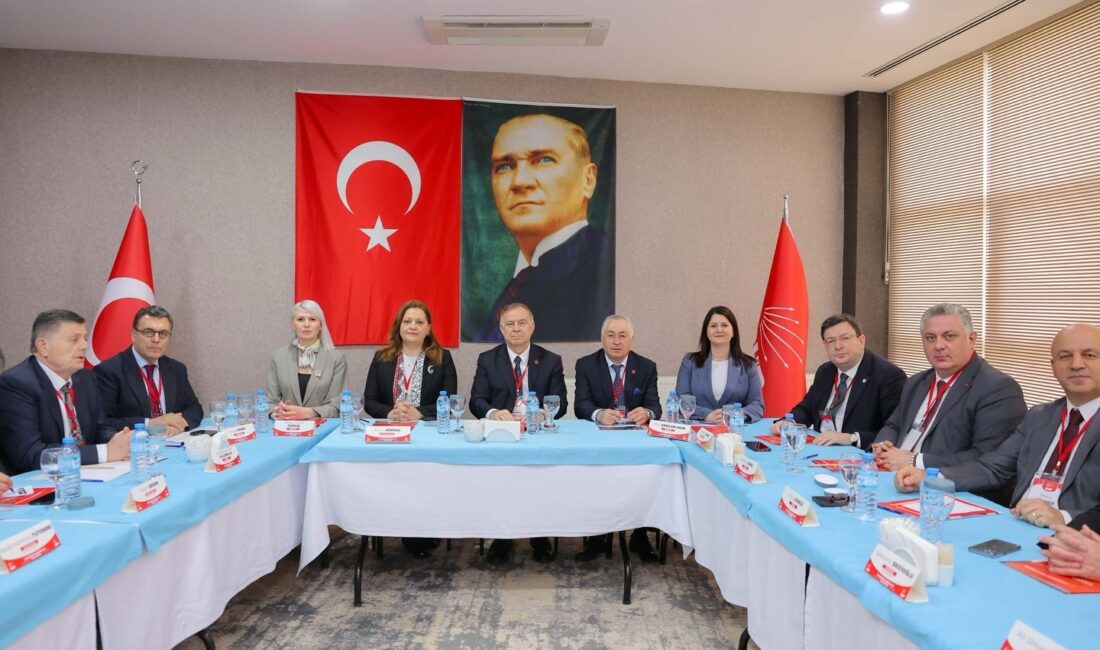 Afyonkarahisar, CHP’li il belediye başkanlarının katılımıyla önemli bir toplantıya ev