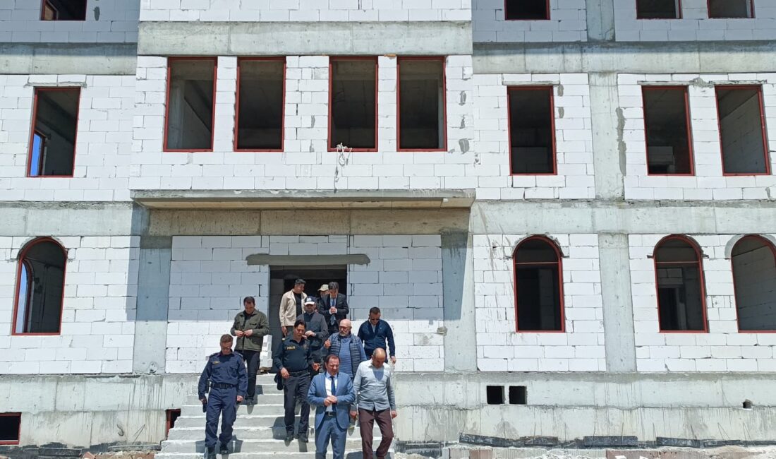 Afyonkarahisar’ın Çay ilçesinde yapımı devam eden İlçe Emniyet Müdürlüğü hizmet