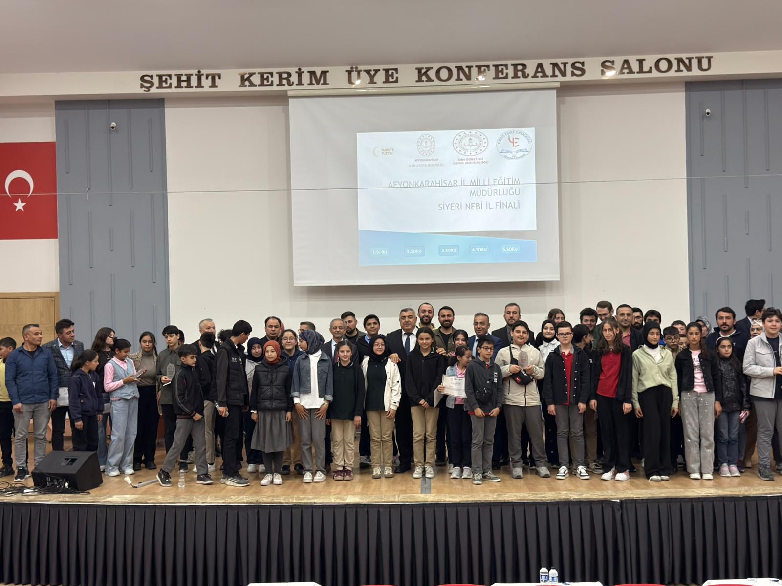 Afyonkarahisar’da ortaokullar arası düzenlenen “Siyer-i Nebi Bilgi Yarışması” il finali