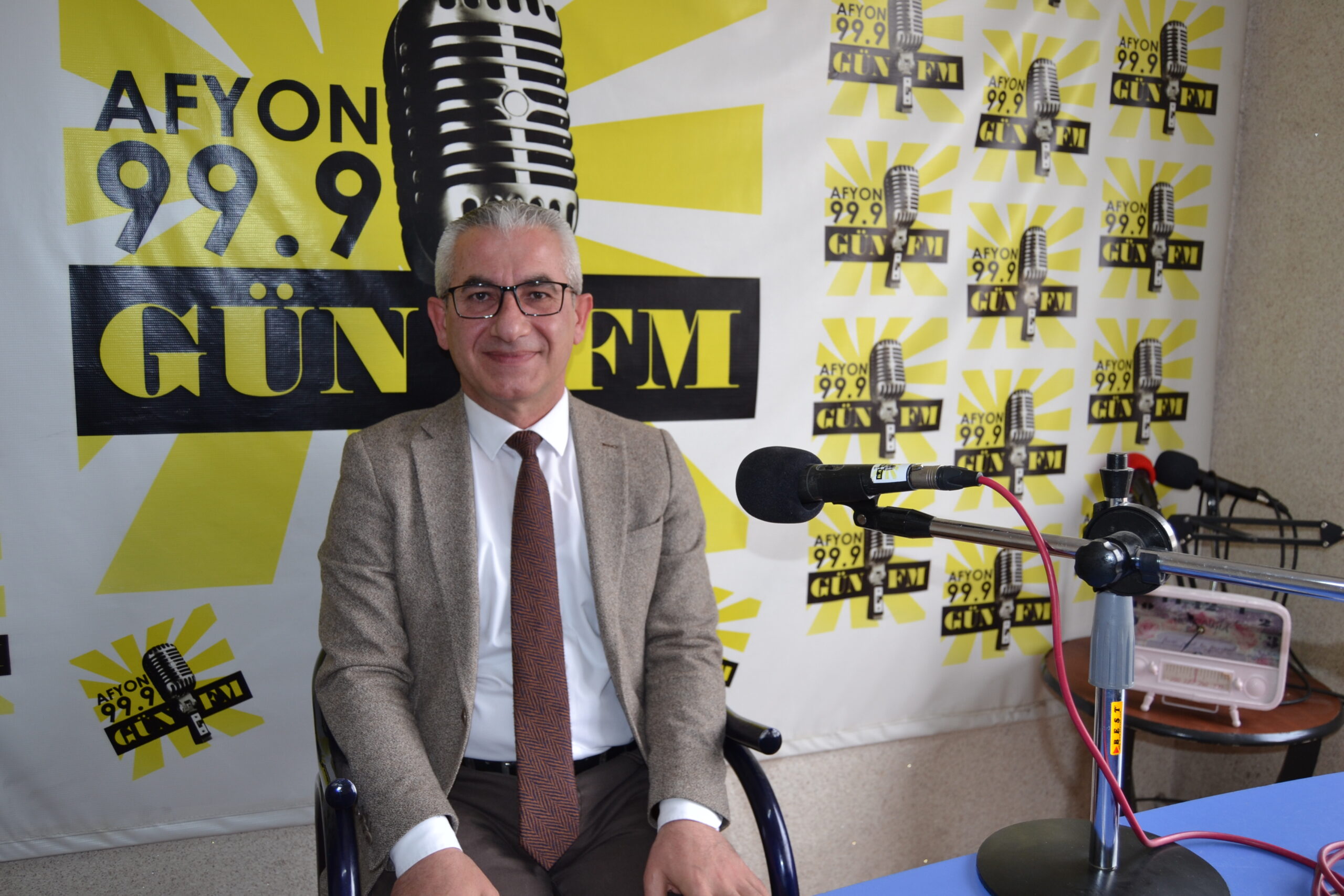 Afyon Kocatepe Üniversitesi (AKÜ) ve Gün FM iş birliğinde süren