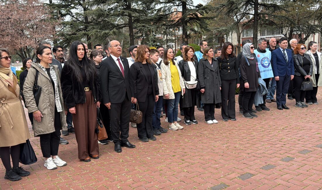 Türk Eğitim-Sen Afyonkarahisar Şubesi, hayatını kaybeden öğretmen ve öğrenciler için