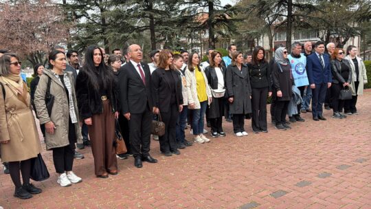 Türk Eğitim-Sen Afyonkarahisar Şubesi, hayatını kaybeden öğretmen ve öğrenciler için