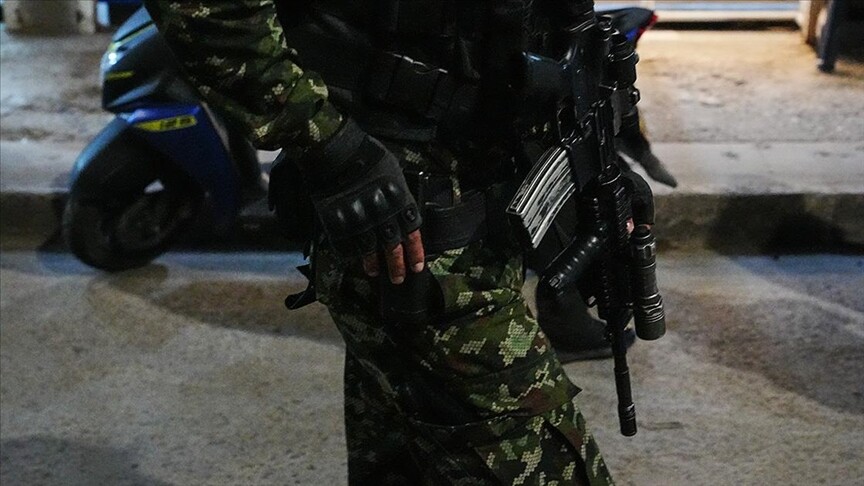 Kolombiya’nın Ekvador sınırında yasa dışı silahlı grupların patlayıcı yüklü insansız