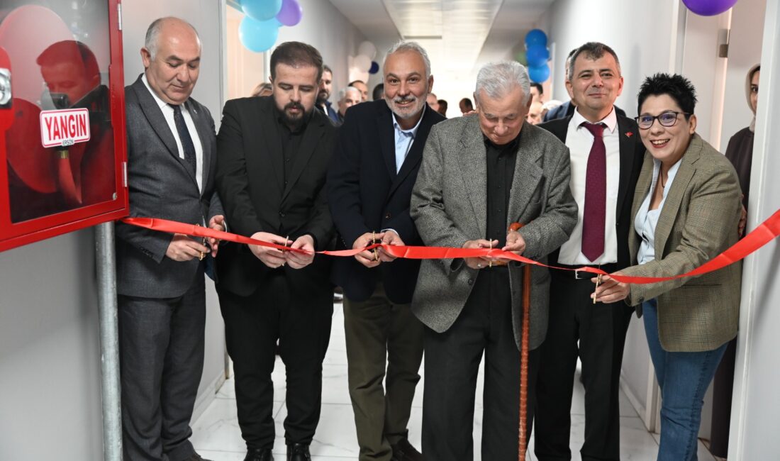 Emirdağ Belediyesi, gençlerin teknolojiyle buluşmasını sağlayacak önemli bir yatırımı daha