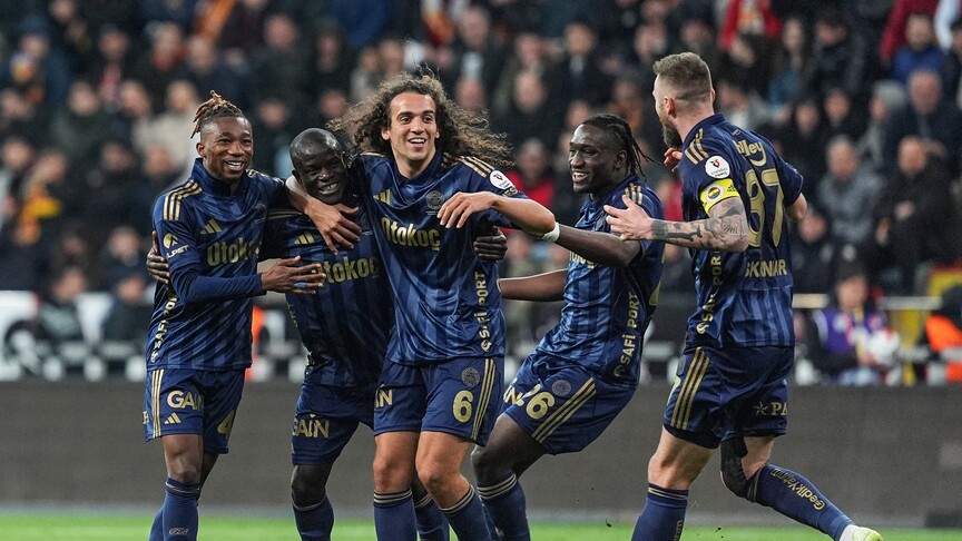 Trendyol Süper Lig'in 29. haftasında Fenerbahçe, deplasmanda Zecorner Kayserispor'u 4-0