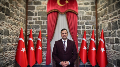 Afyonkarahisar’da görev yaptığı dönemde yerel medya ve şehir protokolüyle kurduğu