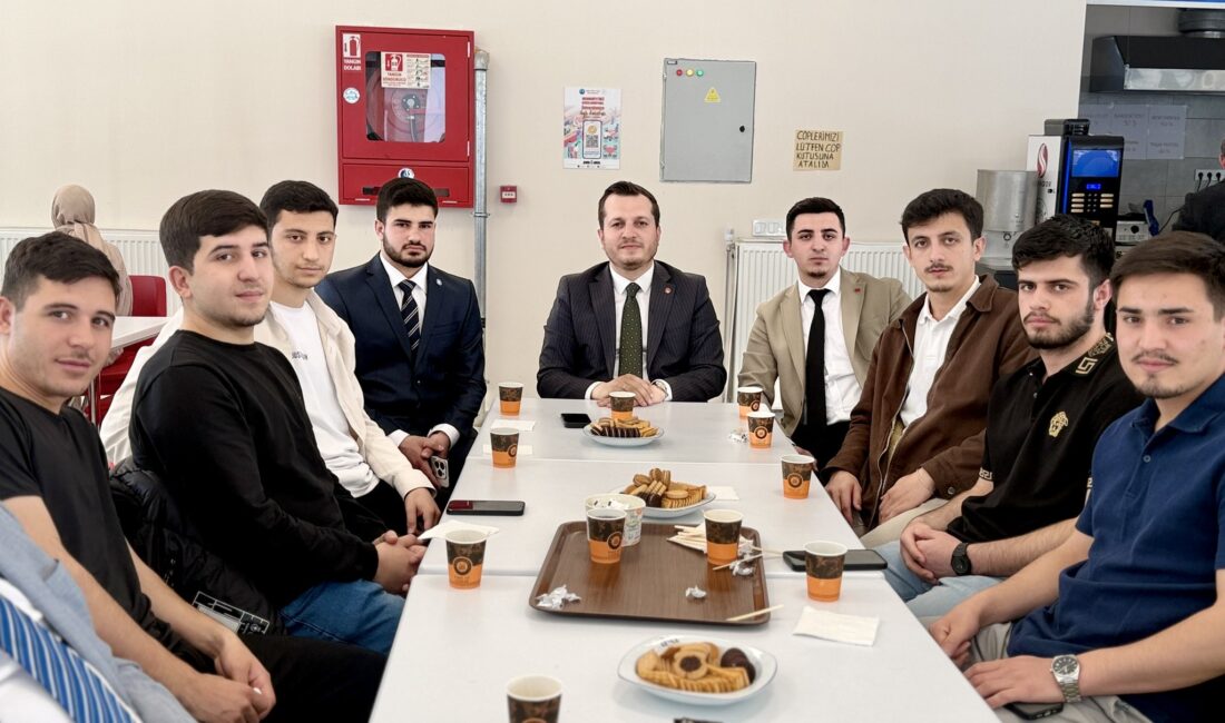 Saadet Partisi Afyonkarahisar İl Başkanı Beytullah Karataş, Anadolu Gençlik Derneği