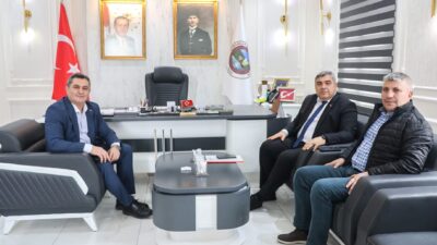 Afyonkarahisar’ın Çobanlar Belediye Başkanı Ali Altuntaş, İl Milli Eğitim Müdürü