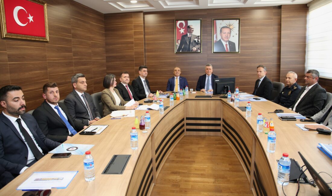 Afyonkarahisar İl Emniyet Müdürlüğü’nde, il genelinde yürütülen güvenlik çalışmalarının değerlendirildiği