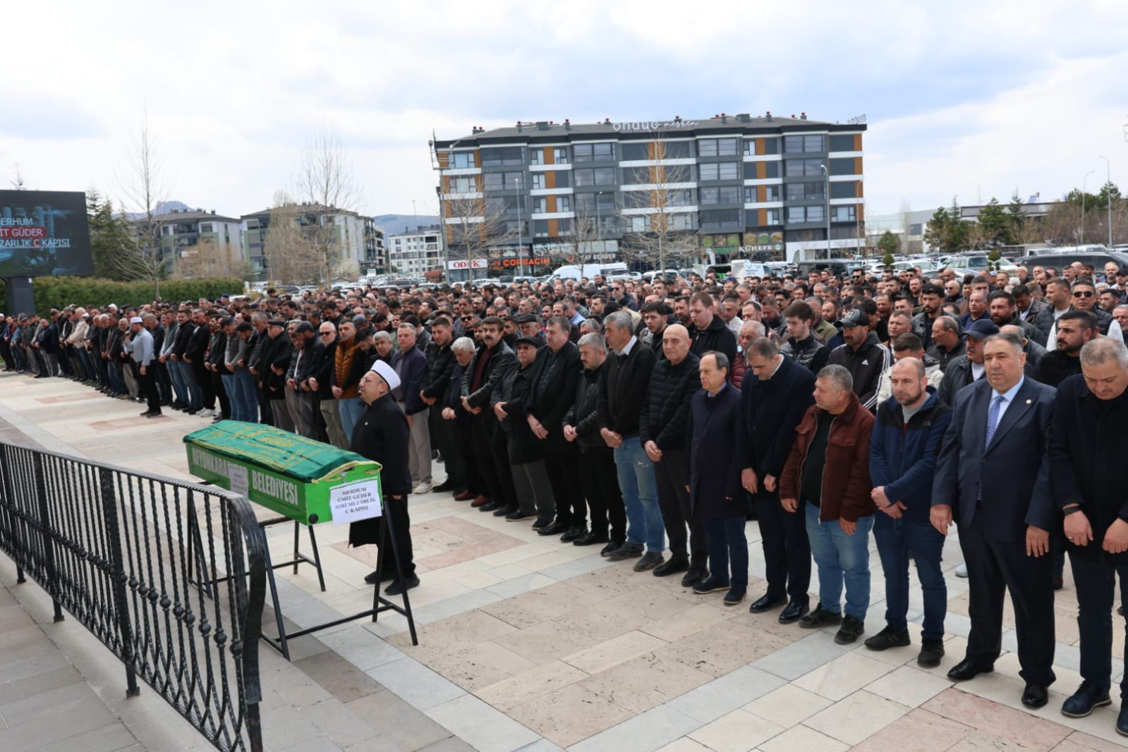 Afyonkarahisar ticaret camiasının tanınmış isimlerinden, Mirza Et ve Sakatat'ın sahiplerinden