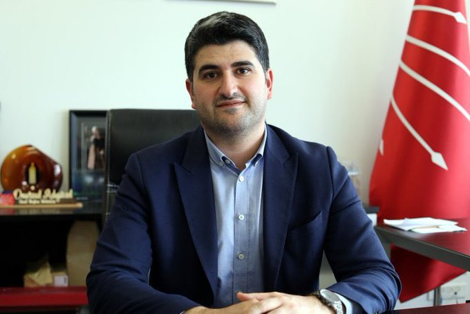 Ataşehir Belediyesi'ne yönelik başlatılan yolsuzluk soruşturması, belediye yönetiminin en üst