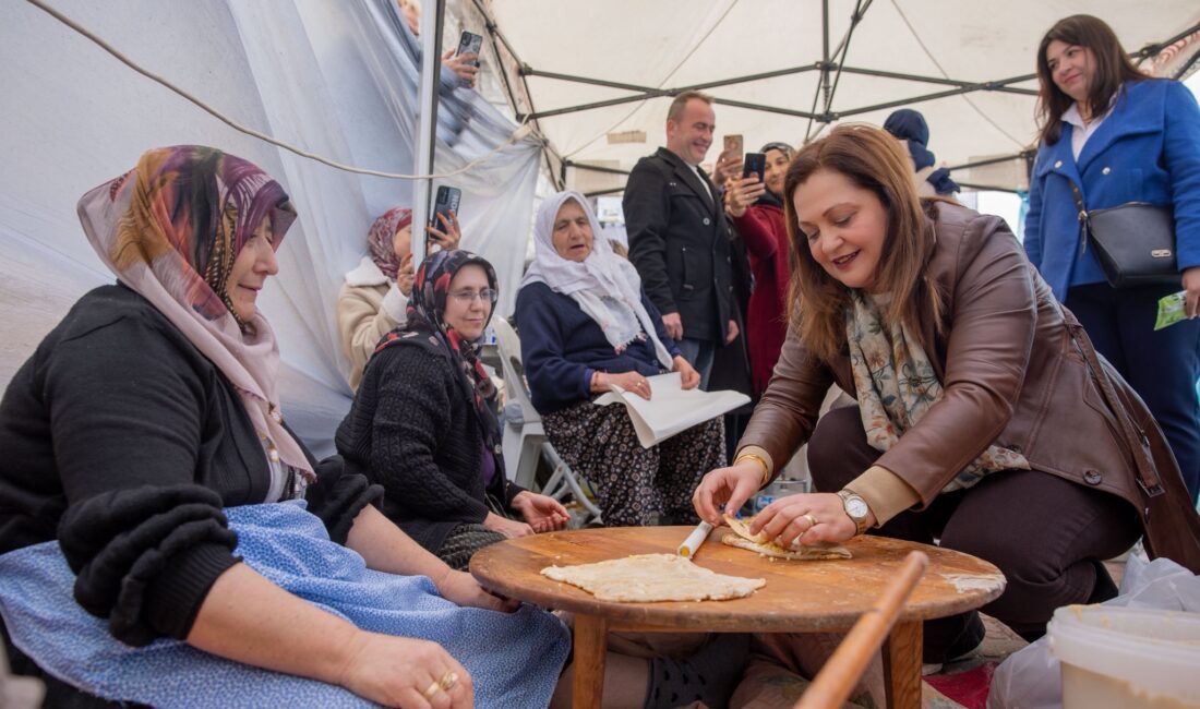 Afyonkarahisar Belediye Başkanı Burcu Köksal, SMA Tip-1 hastası Zeynep Erva